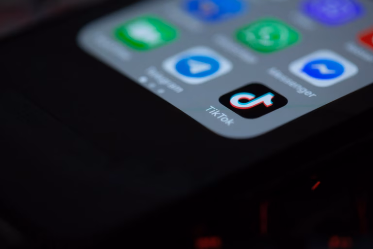 Image d'un smartphone allumé
