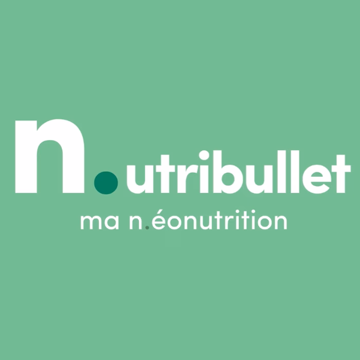 Logotype Nutribullet « ma néonutrition » sur fond vert, billboard réalisé par Sonacom