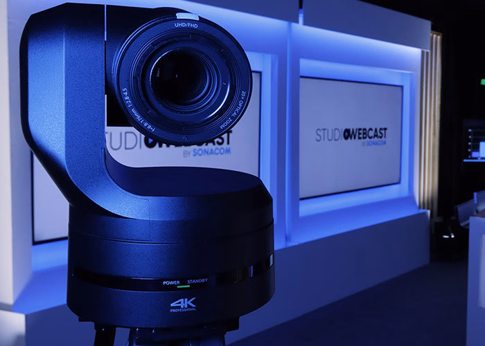 Caméra tourelle PTZ 4K déployée pour une captation multicaméra