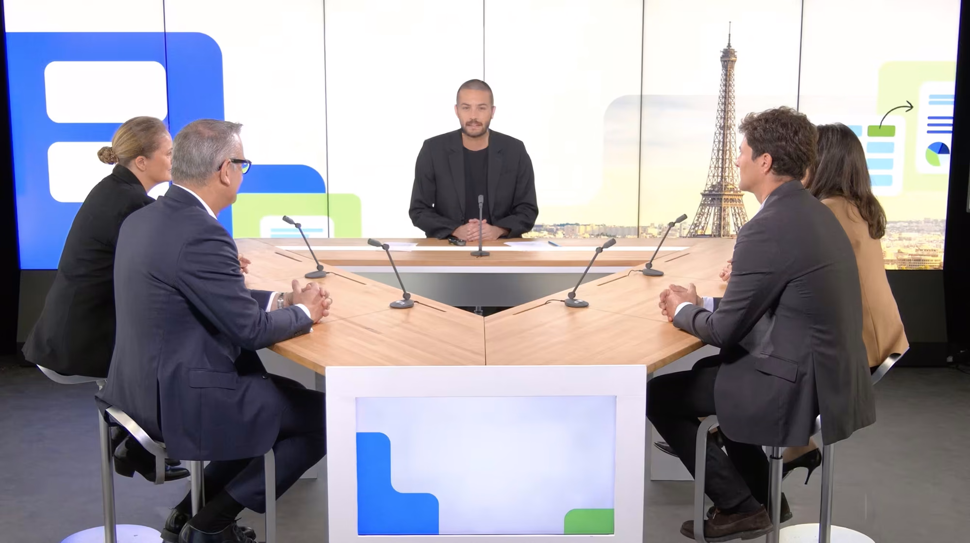 Tournage d'un format corporate dans le studio vidéo à Paris
